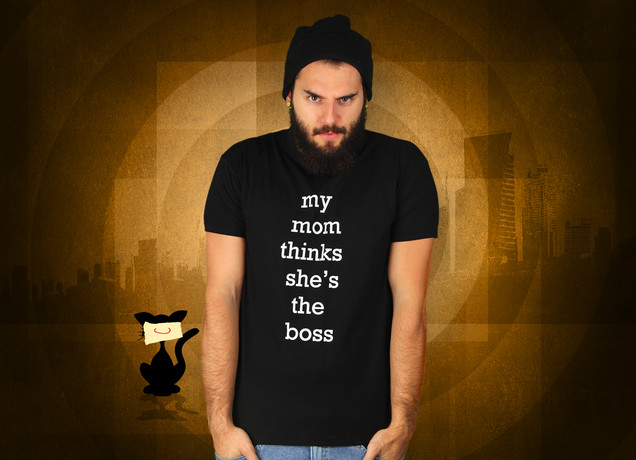 Herren T-Shirt My Mom Thinks She's The Boss